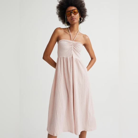 H&M Dresses & Skirts - H&M | Crinkled Halterneck Dress Sz S